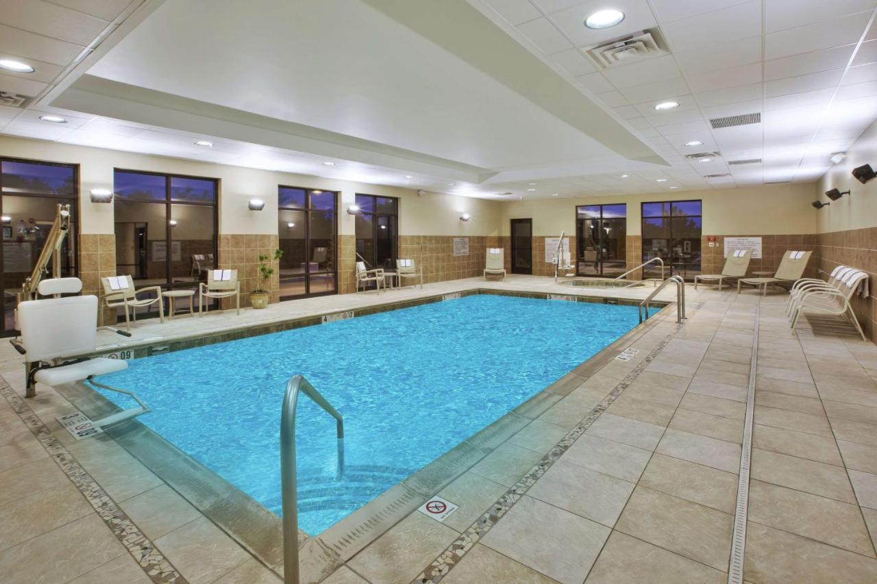 Hampton Inn Brockport Bagian luar foto