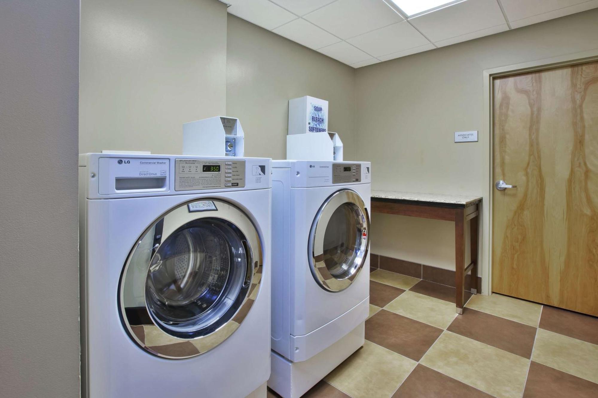 Hampton Inn Brockport Bagian luar foto